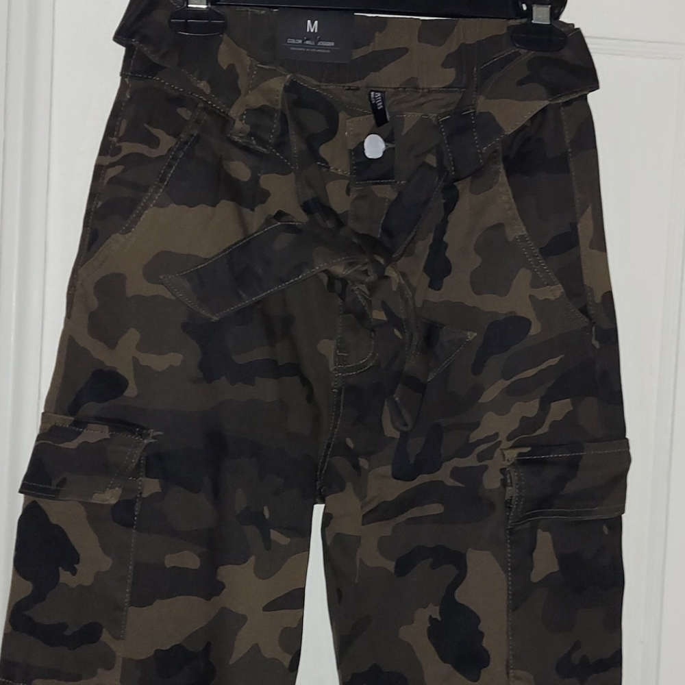 Amy fagtui compatible stylish pants ,joggbrand new